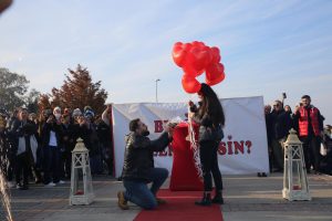 Dev Pankart ile Evlilik Teklifi Organizasyonu Paketi İstanbul Organizasyon