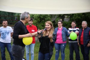 Helyum Gazlı Balonla Şarkı Söyleme İstanbul Piknik Organizasyonu