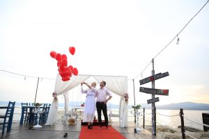 Evlenme Teklifi Organizasyonu ve Uçan Balonların Gökyüzüne Bırakıldığı An