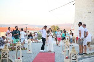 Yel Değirmenlerinde Evlenme Teklifi Organizasyonu Fotoğraf Çekimi