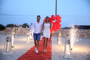 Yer Volkanları ve Uçan Balonlar Eşliğinde Kumsalda Evlenme Teklifi Organizasyonu İstanbul