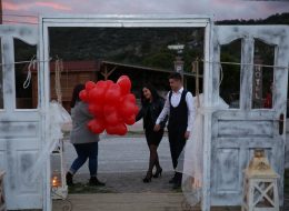 Kapı Takı Süsleme Kumsalda Evlilik Teklifi Organizasyonu Çanakkale