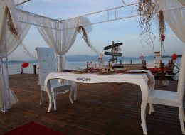 Evlenme Teklifi Organizasyonu Sandalye Temini ve Gazebo Süsleme İstanbul Organizasyon