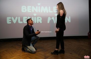 Sinemada Sürpriz Evlilik Teklifi Organizasyonu İstanbul Organizasyon
